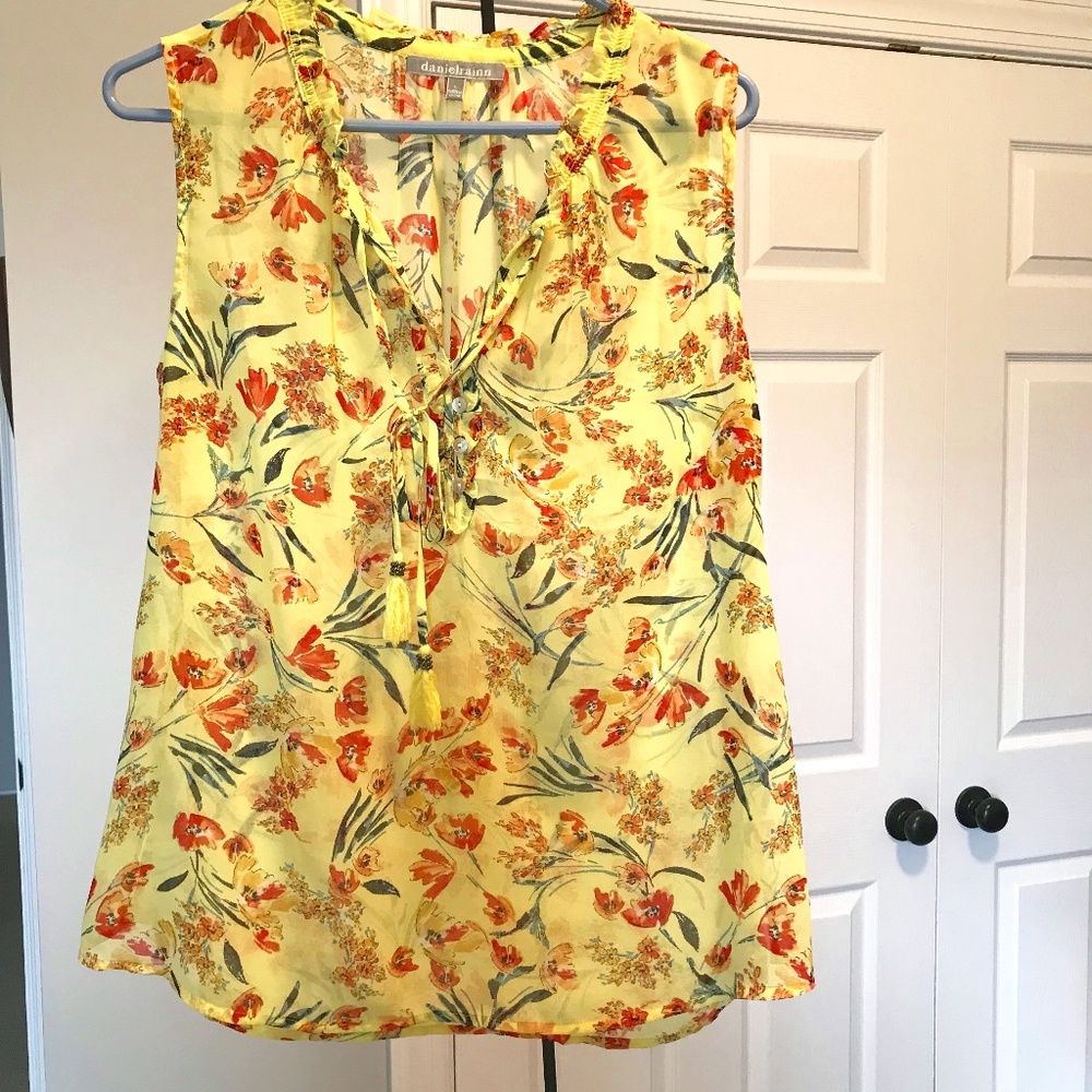 Sleeveless Sheer Top. Size L.